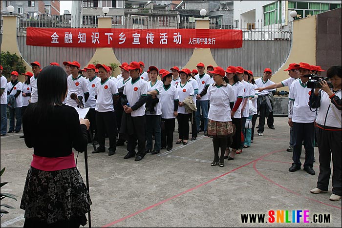 电视台记者到场采访