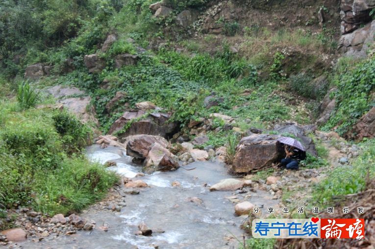 冒雨进斜滩龙水峡谷